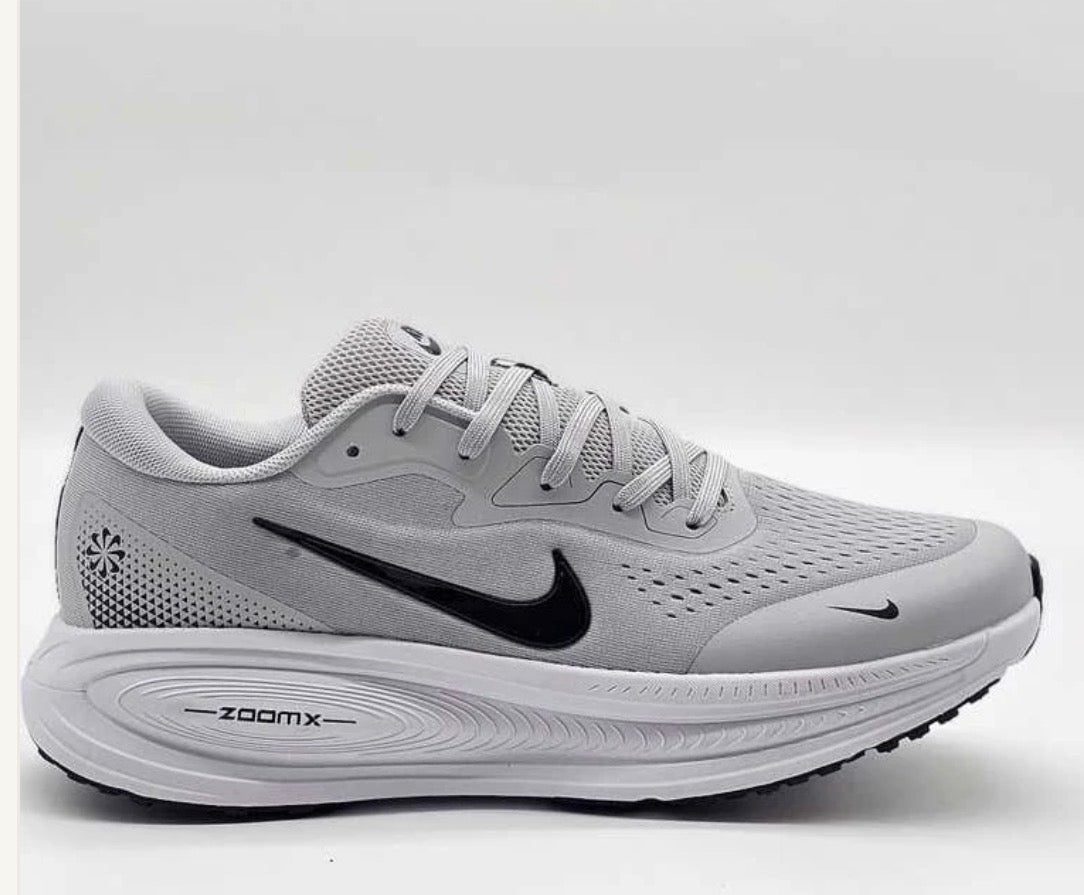 Nike Vomero 18