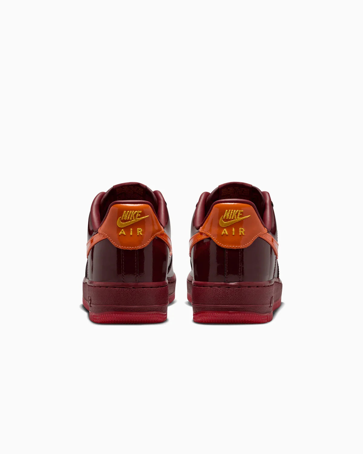 Nike Air Force 1 Low QS "Patent Leather" dans le coloris officiel Dark Team Red / Safety Orange