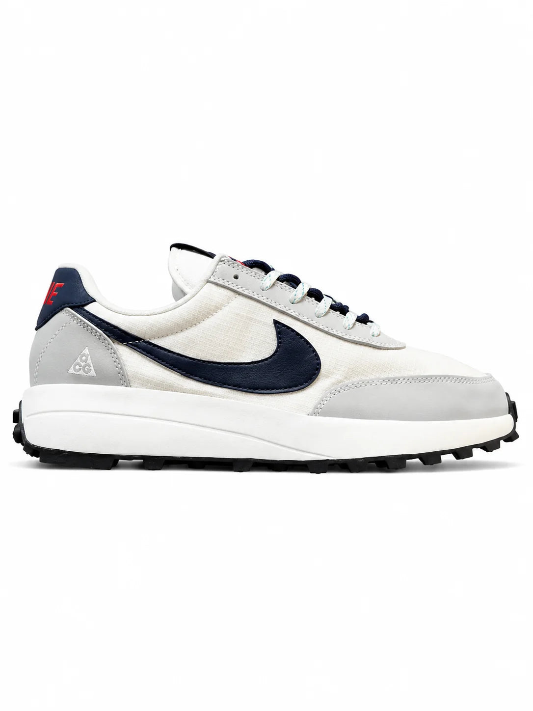 LA NIKE ACG LDV EN COLORIS WOLF GREY/SUMMIT WHITE/NAVY