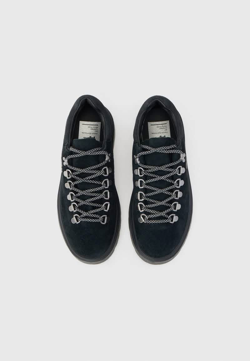 LACOSTE CARNABY PRO TREK – NOIR