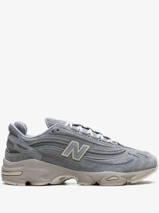 New Balance 1000