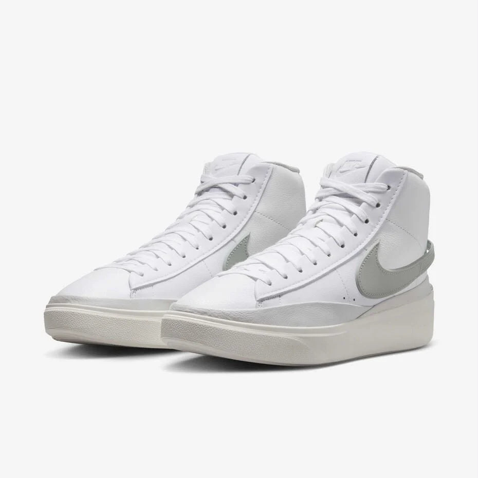 NIKE BLAZER