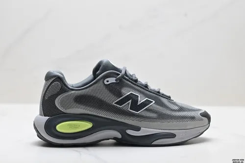 Basket New Balance AC Runner en gris et noir