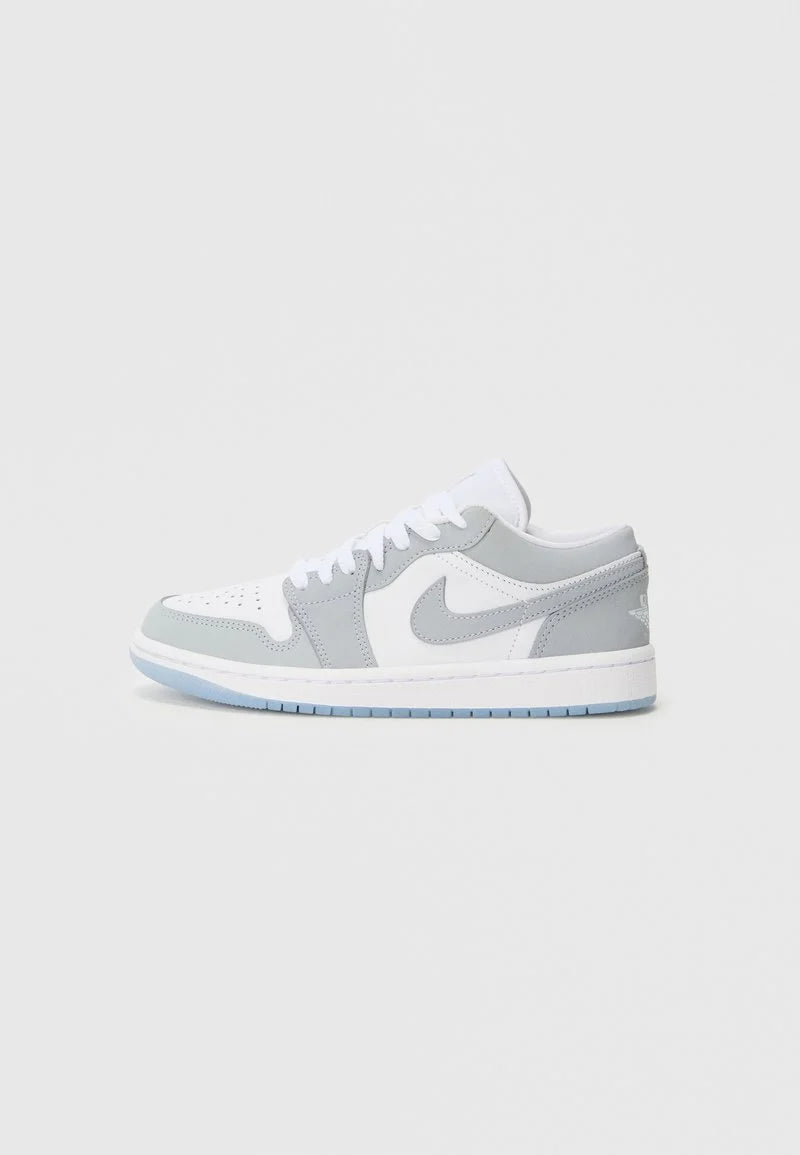 AIR JORDAN 1 LOW – BLANC & GRIS